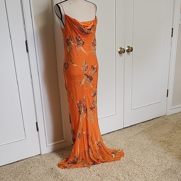 Elegant Floral Orange Dress - Picture 1 of 4